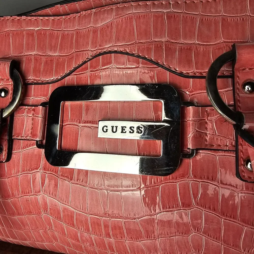 Guess vibrant hot